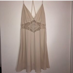 L- cream colored light weight sundress